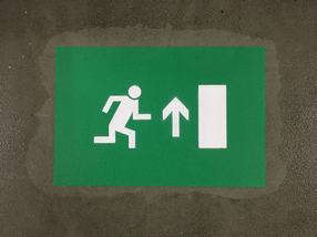 ABS-Markierungstechnik Fluchtwegmarkierung